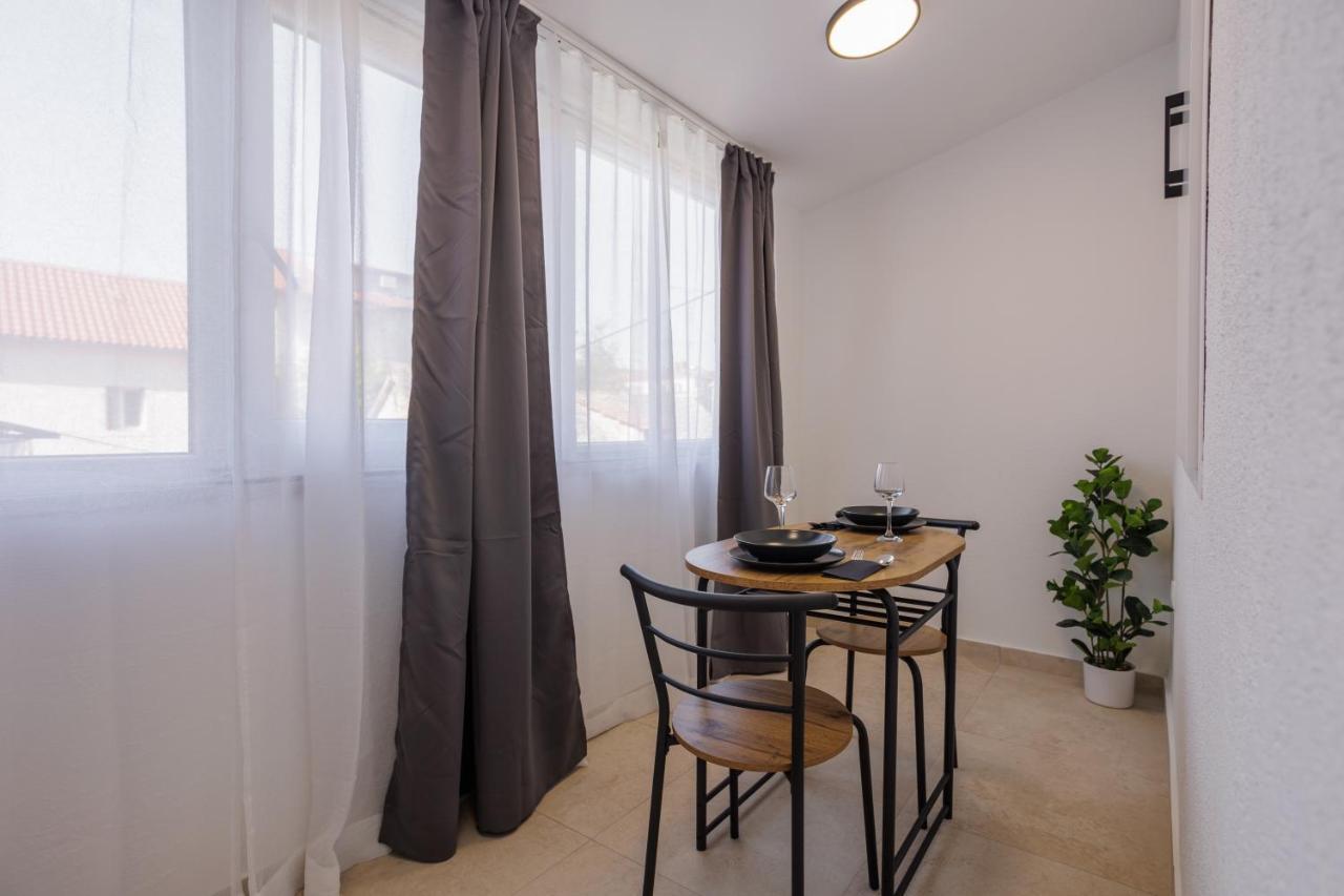 Apartments Piritus Спліт Екстер'єр фото